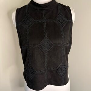 August Winds Black Sleeveless Women's Top - M